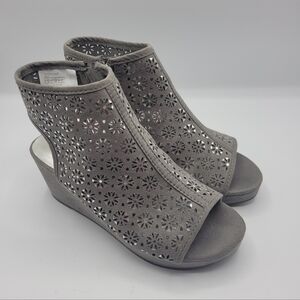 Kenneth Cole New York wedges size 3 corrie hazel grey